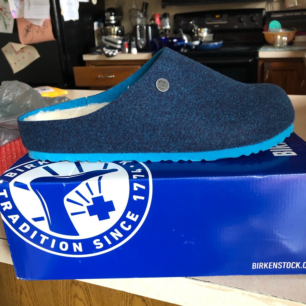 Brand New Birkenstock’s kaprun rivet size 11